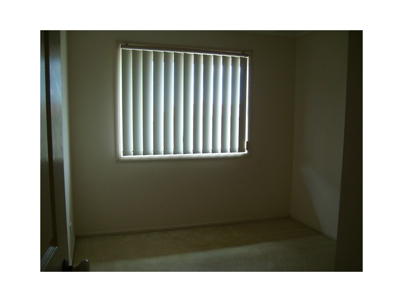 2/10 Vinal Street, Robertson QLD 4109