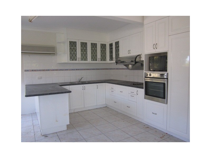 10 Darlington Street, Macgregor QLD 4109