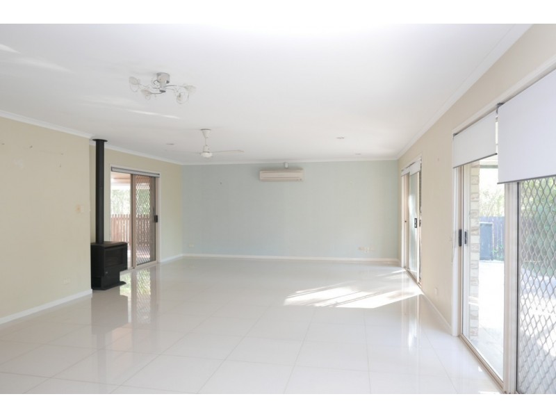 11 Robynne Place, Kuraby QLD 4112