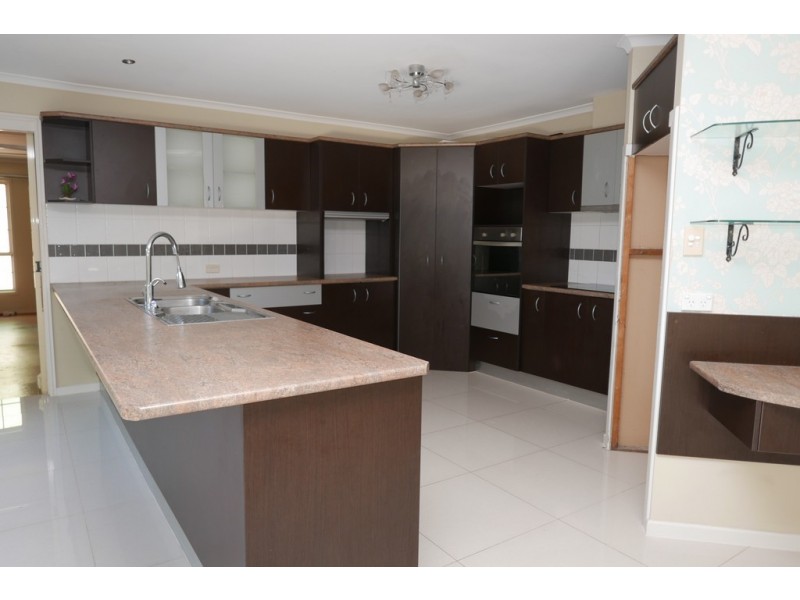 11 Robynne Place, Kuraby QLD 4112