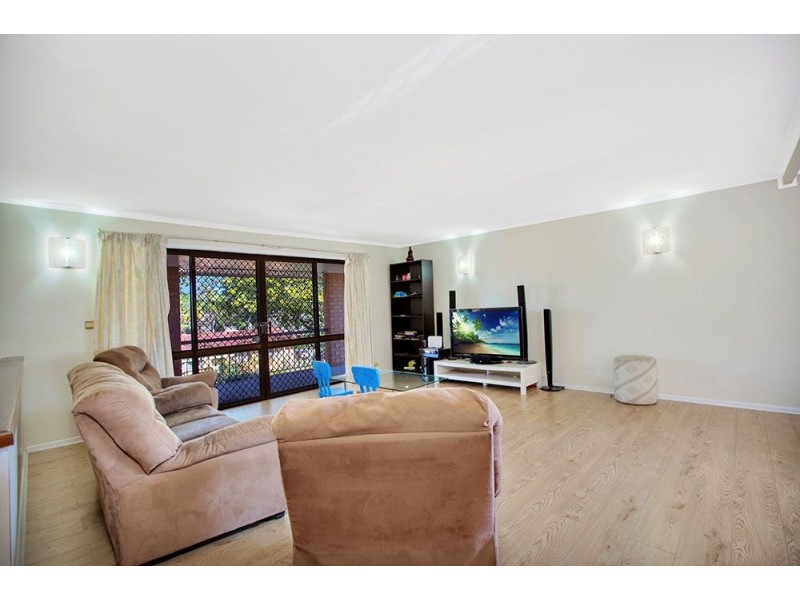 11 BENAUD STREET, Macgregor QLD 4109