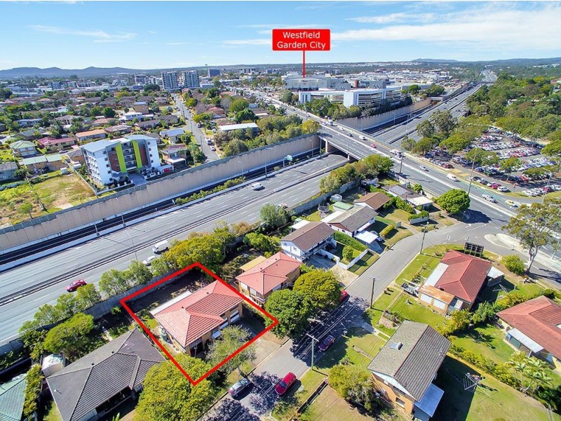 11 BENAUD STREET, Macgregor QLD 4109