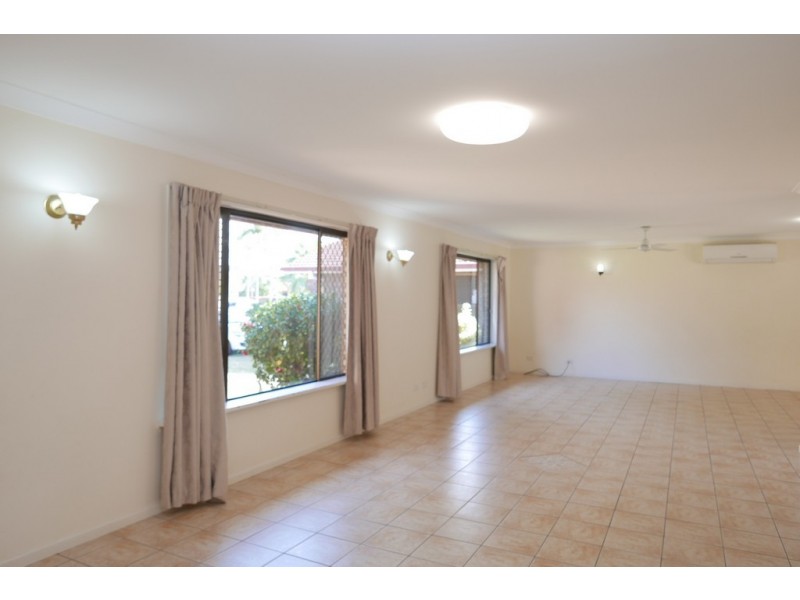35 Carnaby Street, Macgregor QLD 4109
