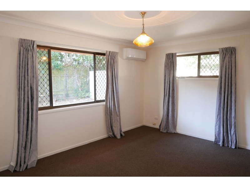 35 Carnaby Street, Macgregor QLD 4109
