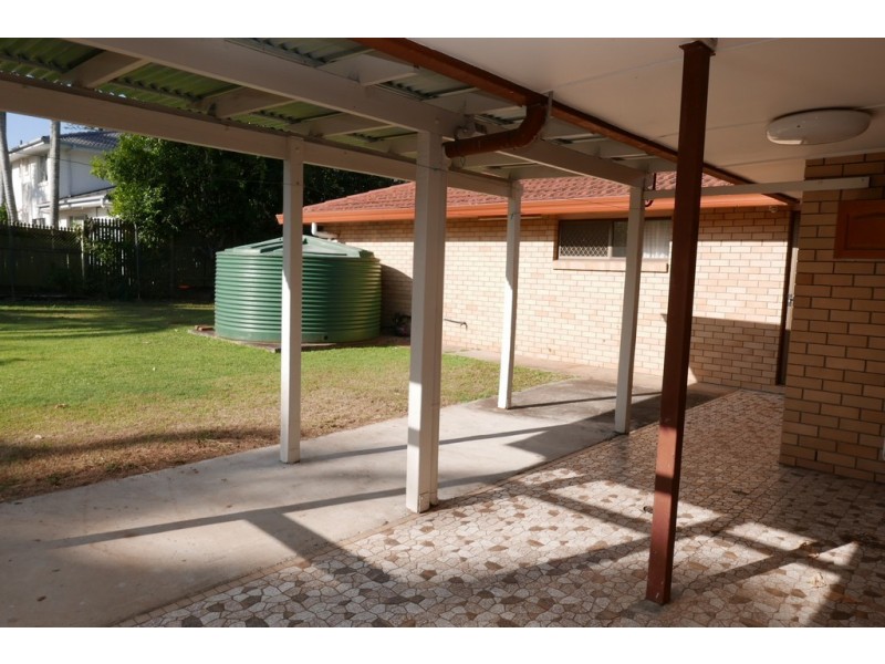 35 Carnaby Street, Macgregor QLD 4109