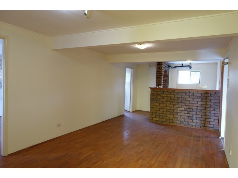 11 Kidd Street, Robertson QLD 4109