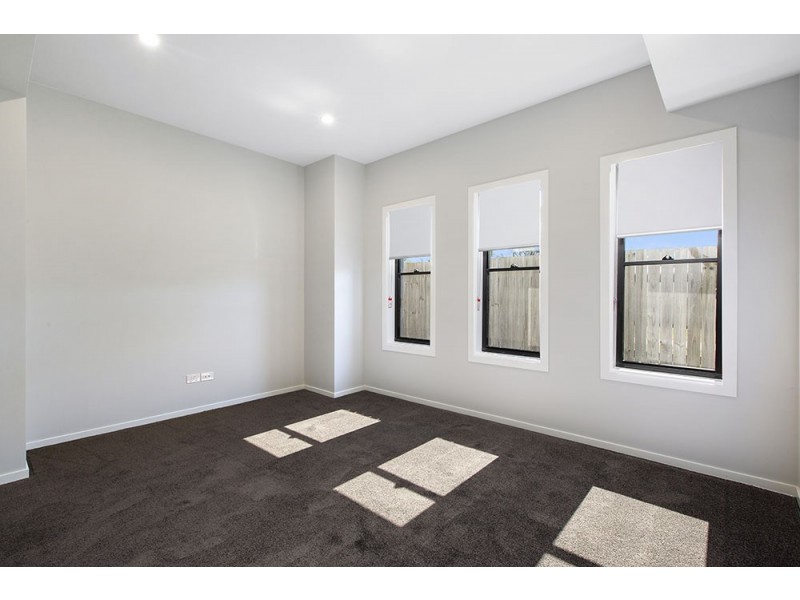 11a PEAR STREET, Runcorn QLD 4113