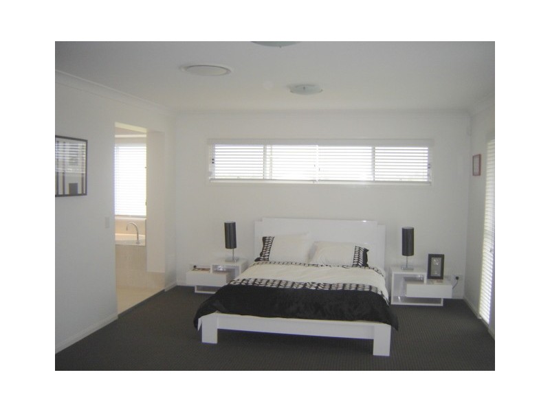 Stretton QLD 4116