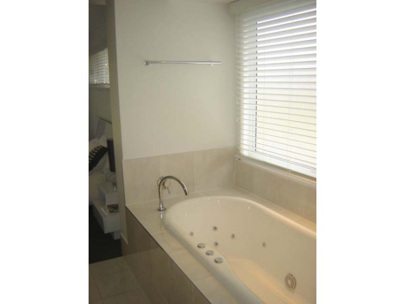 Stretton QLD 4116