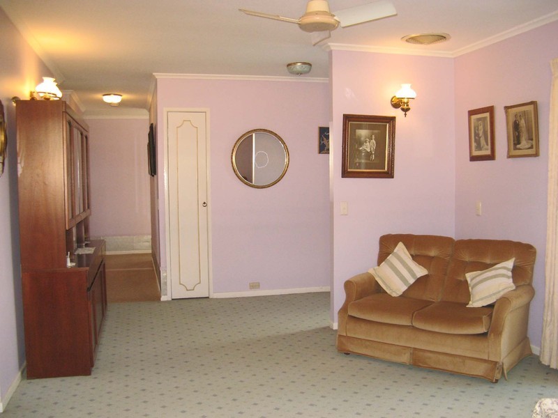 7 Angelina Street, Macgregor QLD 4109