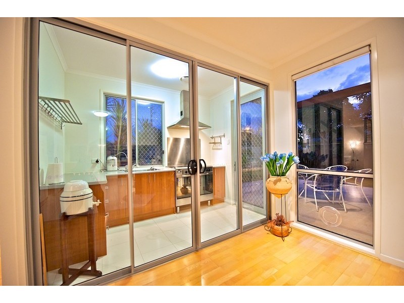 25 Cavallaro Street, Robertson QLD 4109