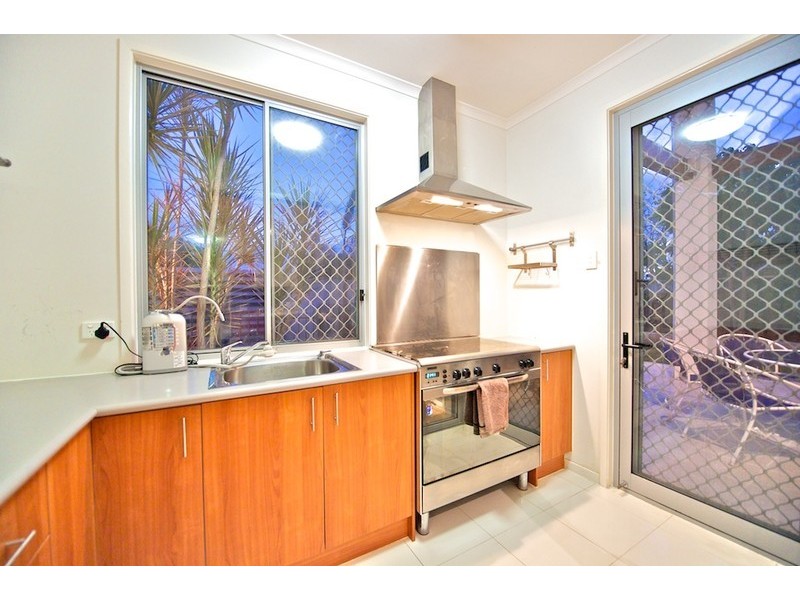 25 Cavallaro Street, Robertson QLD 4109