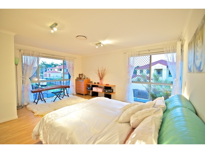25 Cavallaro Street, Robertson QLD 4109