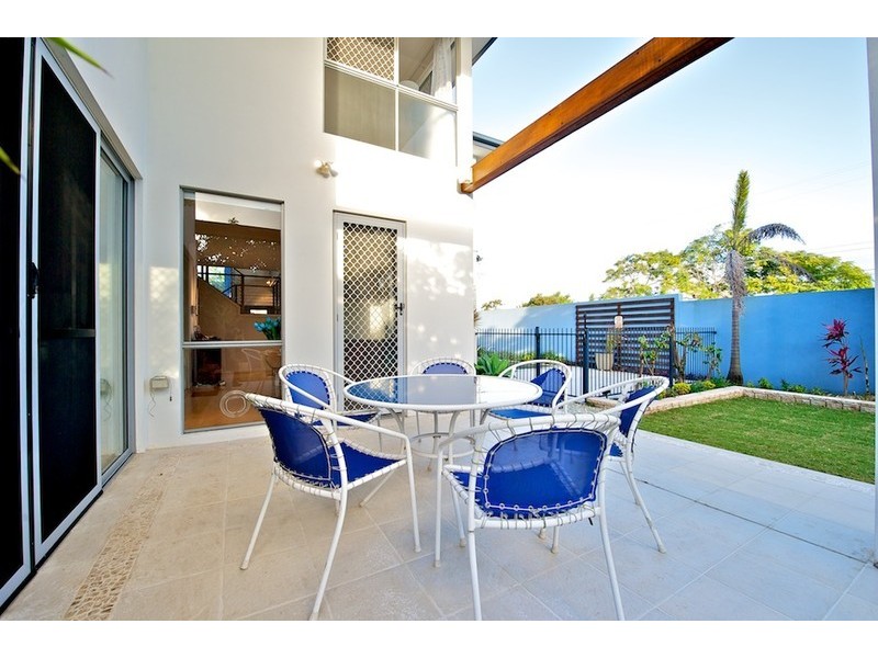 25 Cavallaro Street, Robertson QLD 4109