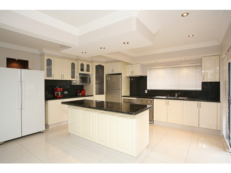 76 Chauvin Street, Robertson QLD 4109