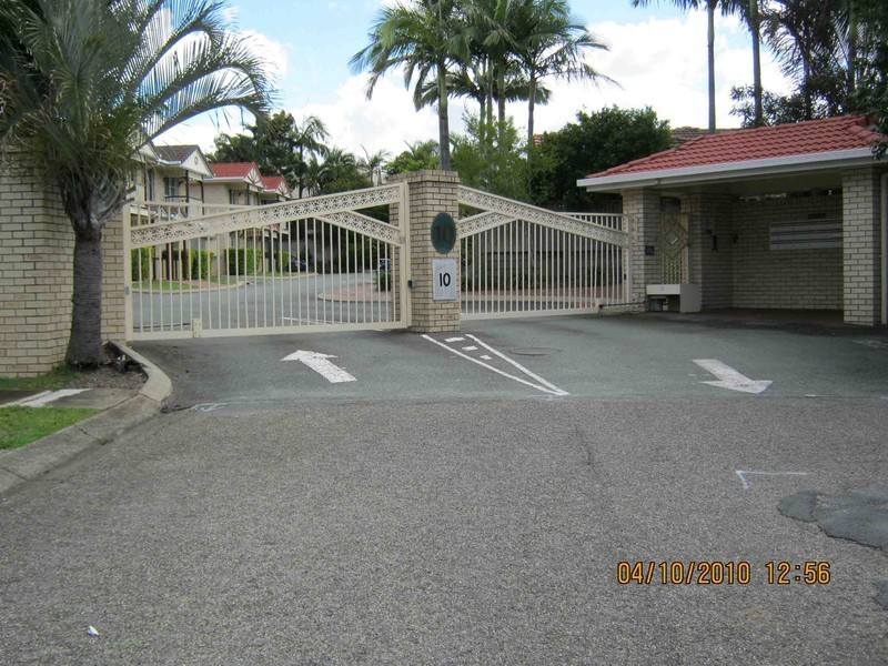 2/10 Vinal Street, Robertson QLD 4109