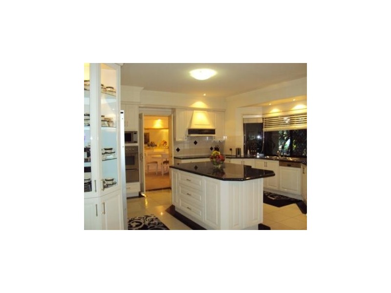 4 Reculver Street, Robertson QLD 4109