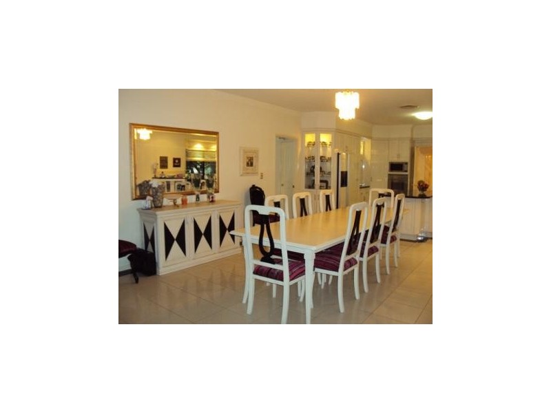 4 Reculver Street, Robertson QLD 4109