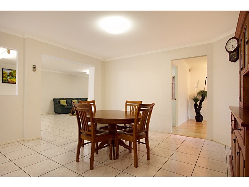 42 Carnation Crescent, Calamvale QLD 4116