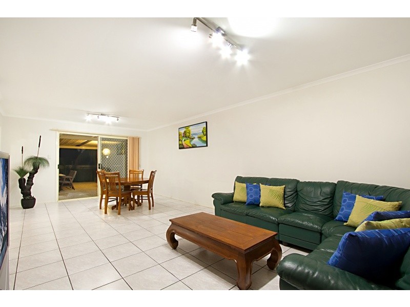 42 Carnation Crescent, Calamvale QLD 4116