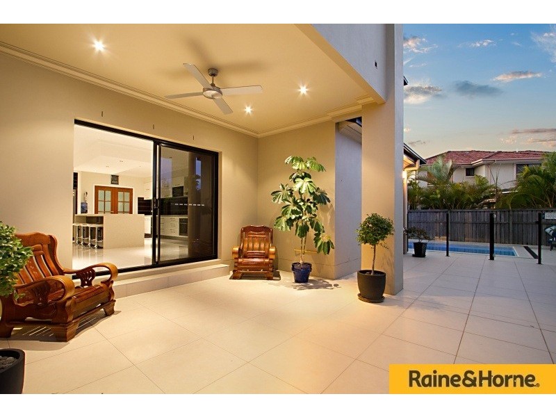 6 The Avenue, Windaroo QLD 4207