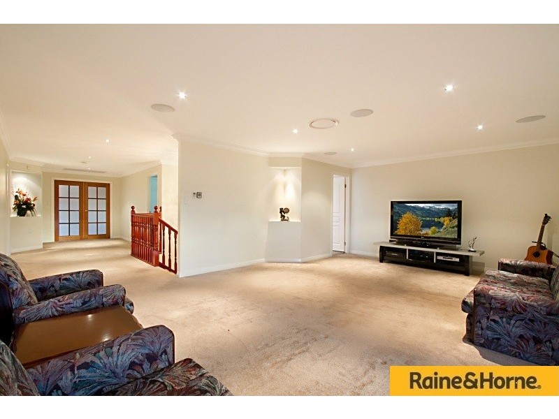 6 The Avenue, Windaroo QLD 4207