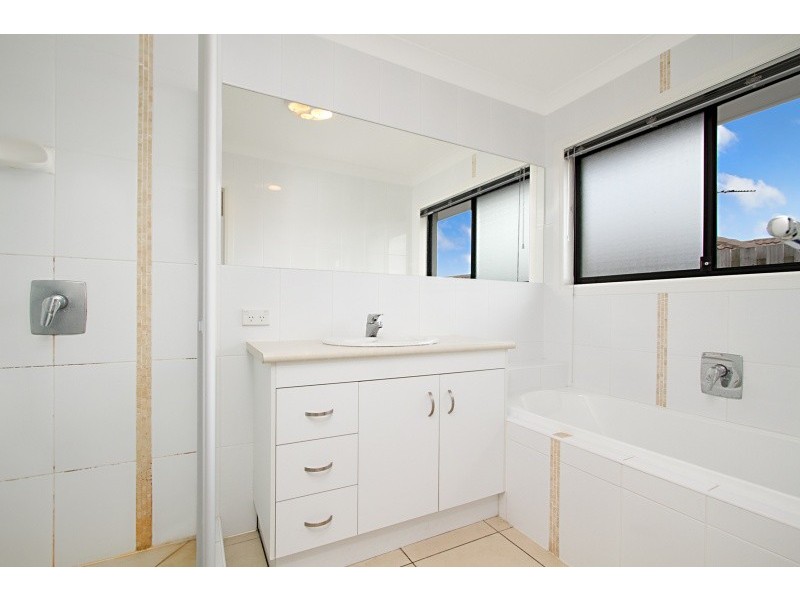16 Gippsland Place, Calamvale QLD 4116