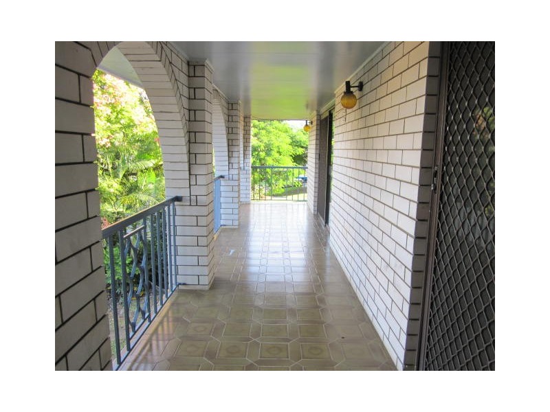 12 Avocado Street, Macgregor QLD 4109