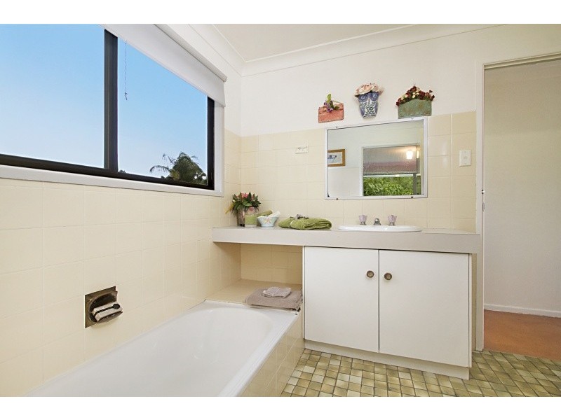 7 Winking Street, Chapel Hill QLD 4069
