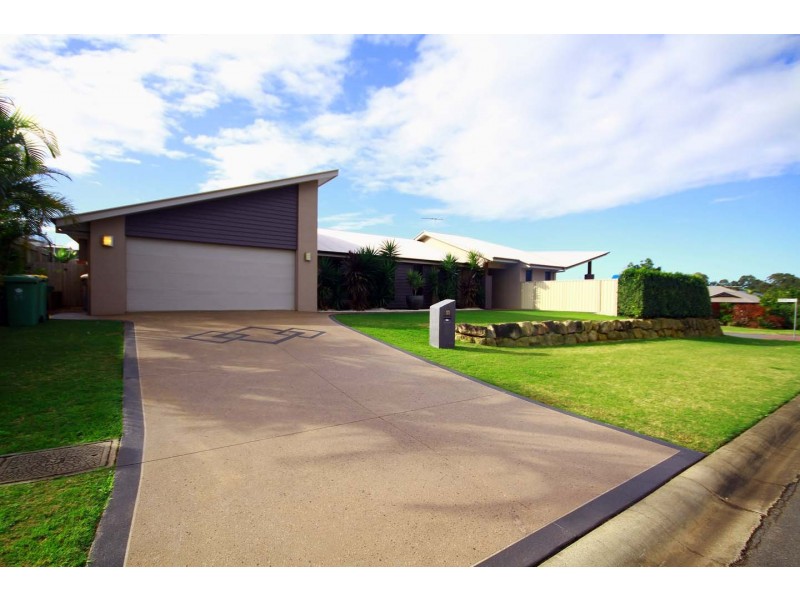 11 Poynter Street, Redland Bay QLD 4165