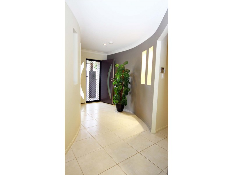 11 Poynter Street, Redland Bay QLD 4165