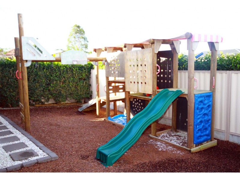 11 Poynter Street, Redland Bay QLD 4165