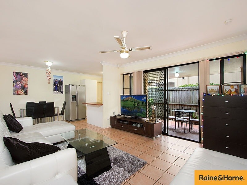 2/12 Angel Street, Eight Mile Plains QLD 4113