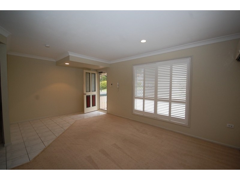 2/10 Vinal Street, Robertson QLD 4109