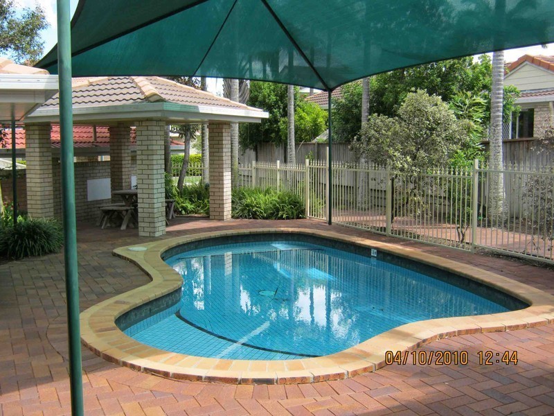 2/10 Vinal Street, Robertson QLD 4109