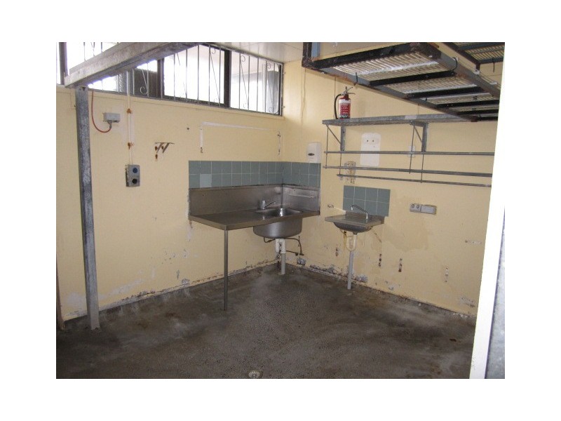 Shop 2, 326 Old Logan Road, Camira QLD 4300