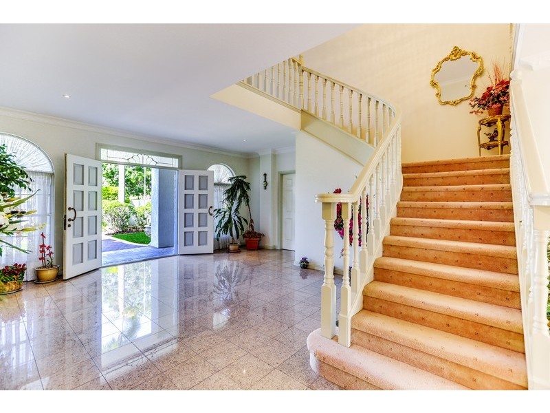 9 Hanrahan Street, Robertson QLD 4109