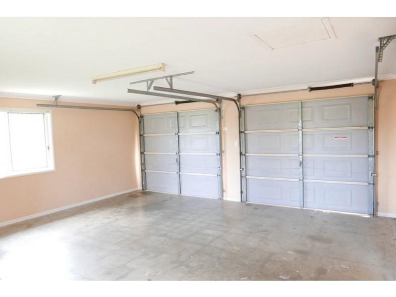 16 Streamview Crescent, Springfield QLD 4300