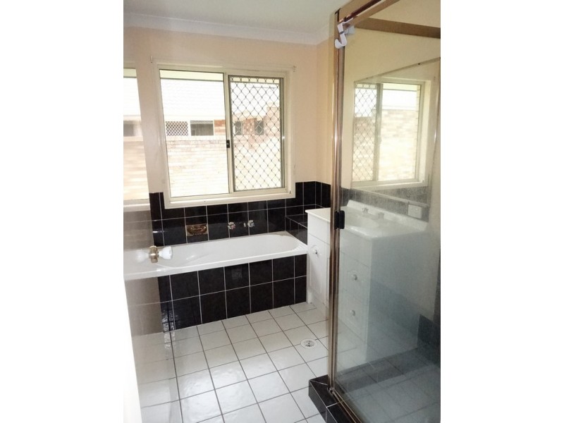 16 Manitoba Place, Wavell Heights QLD 4012