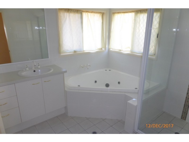 3 Jacaranda Place, Eight Mile Plains QLD 4113