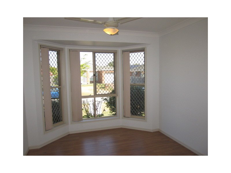 8 Manitoba Place, Wavell Heights QLD 4012