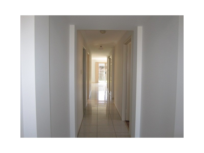 8 Manitoba Place, Wavell Heights QLD 4012