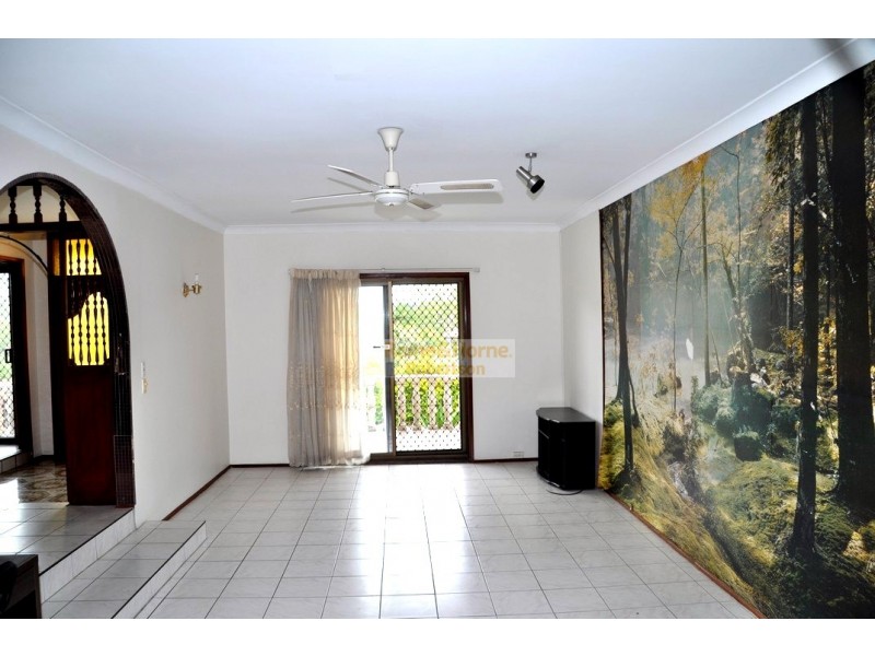 16 Carnoustie Street, Macgregor QLD 4109