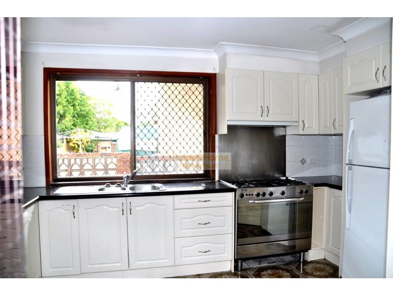 16 Carnoustie Street, Macgregor QLD 4109