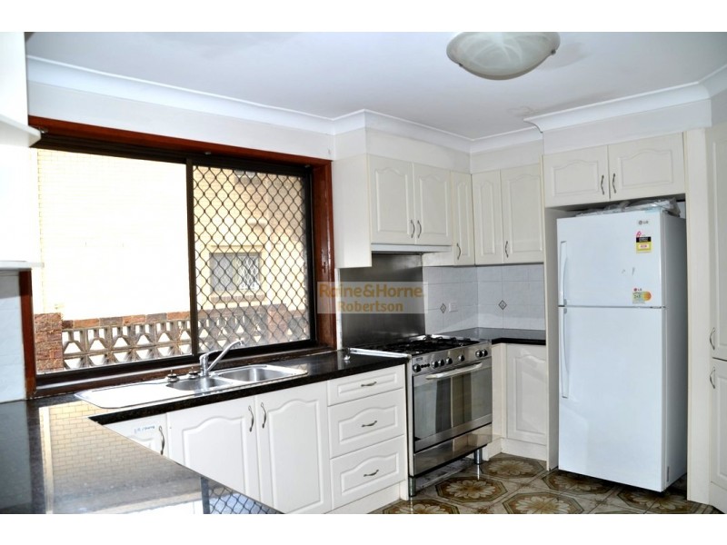 16 Carnoustie Street, Macgregor QLD 4109