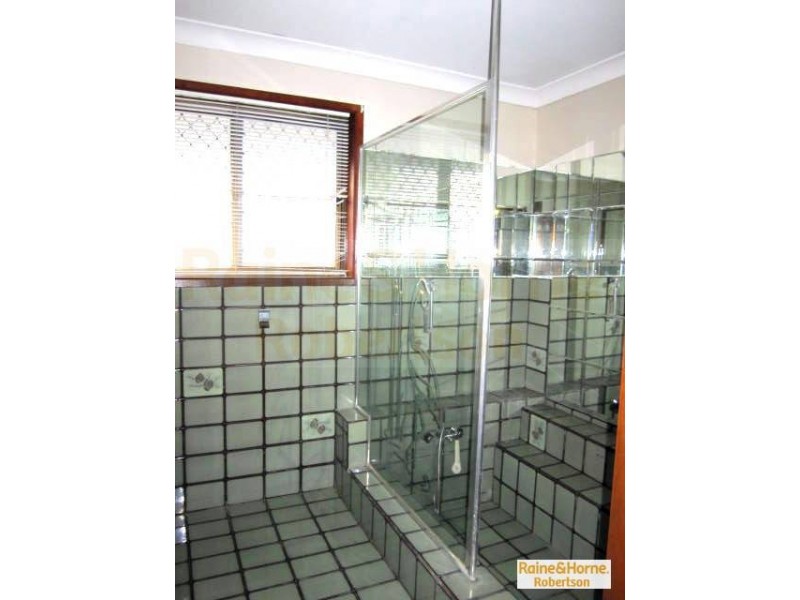 16 Carnoustie Street, Macgregor QLD 4109