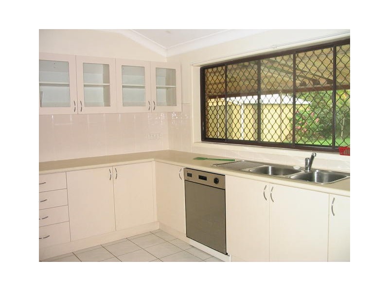 5 Chicago Street, Robertson QLD 4109