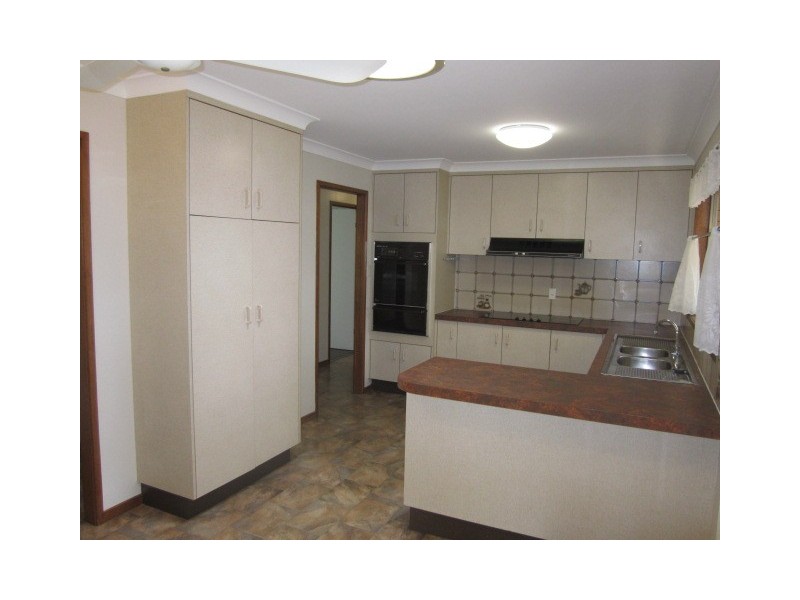 25 Oakleaf Street, Eight Mile Plains QLD 4113