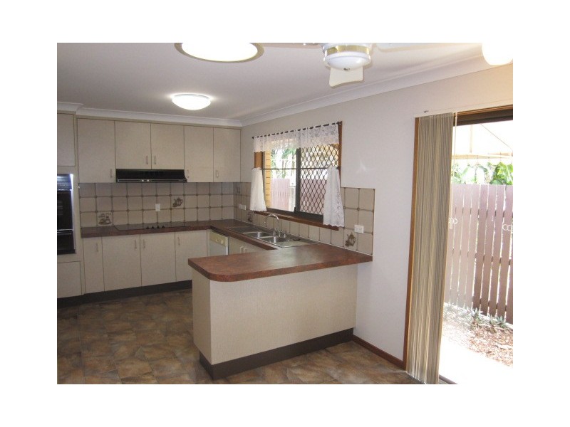 25 Oakleaf Street, Eight Mile Plains QLD 4113