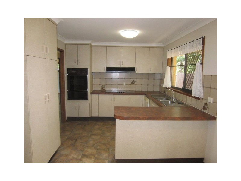 25 Oakleaf Street, Eight Mile Plains QLD 4113